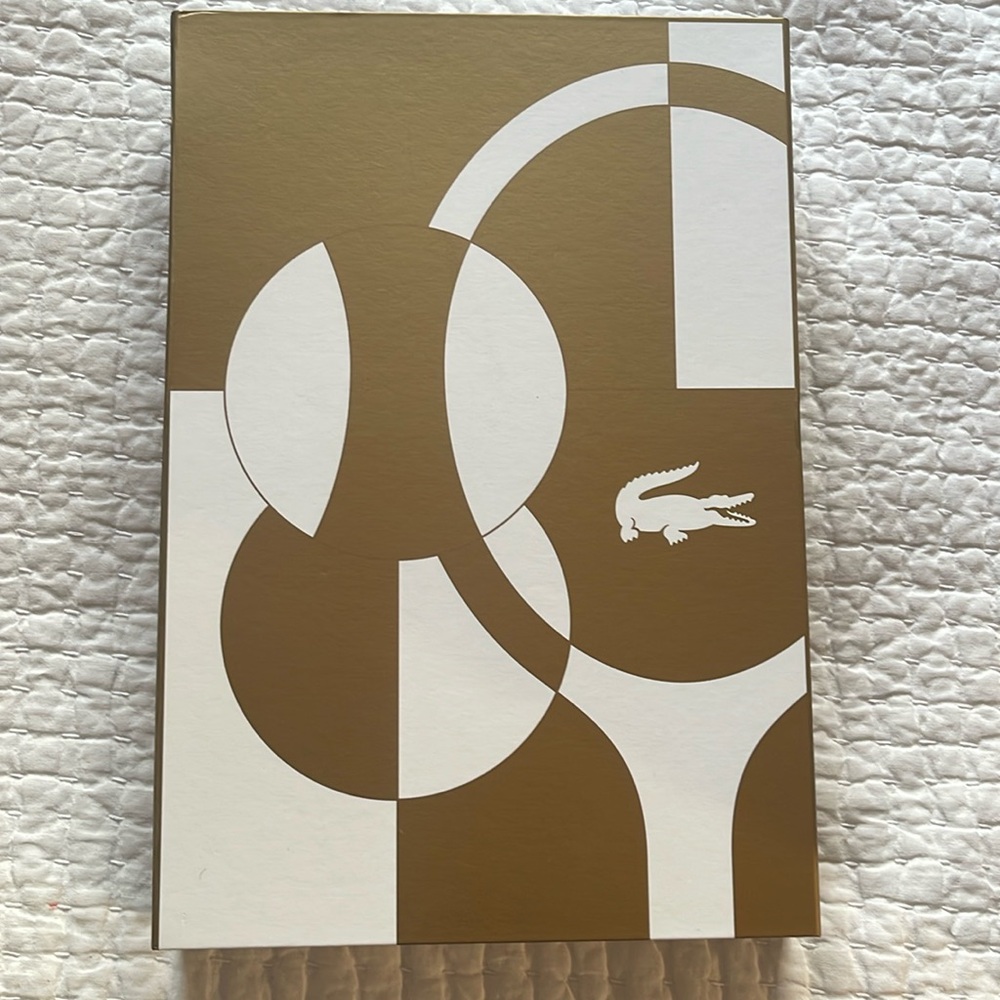 Lacoste sweater box